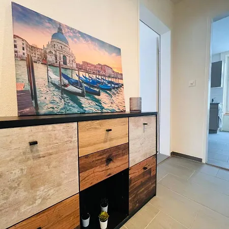 Beautiful, Bright, Large With Balcony Smarttv